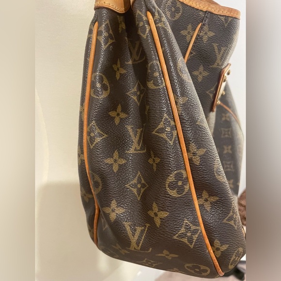 Authentic Louis Vuitton Monogram Galleria Pm - Picture 7 of 15